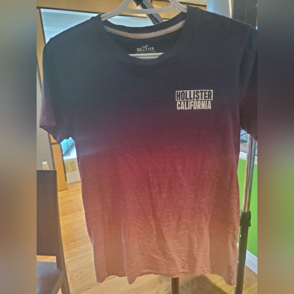 Hollister Tee! XXS - Picture 1 of 3